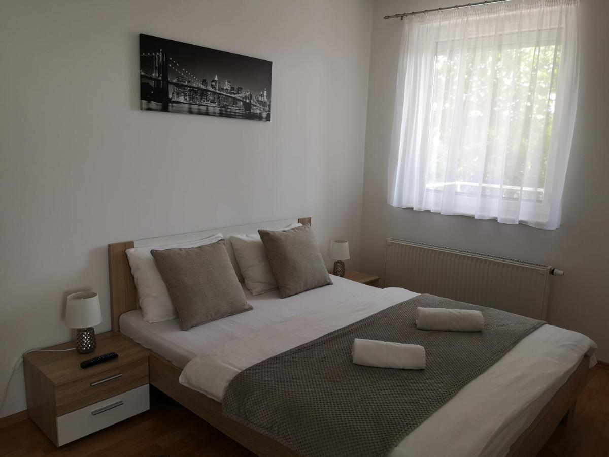 Hanna Apartman Buk Exterior photo