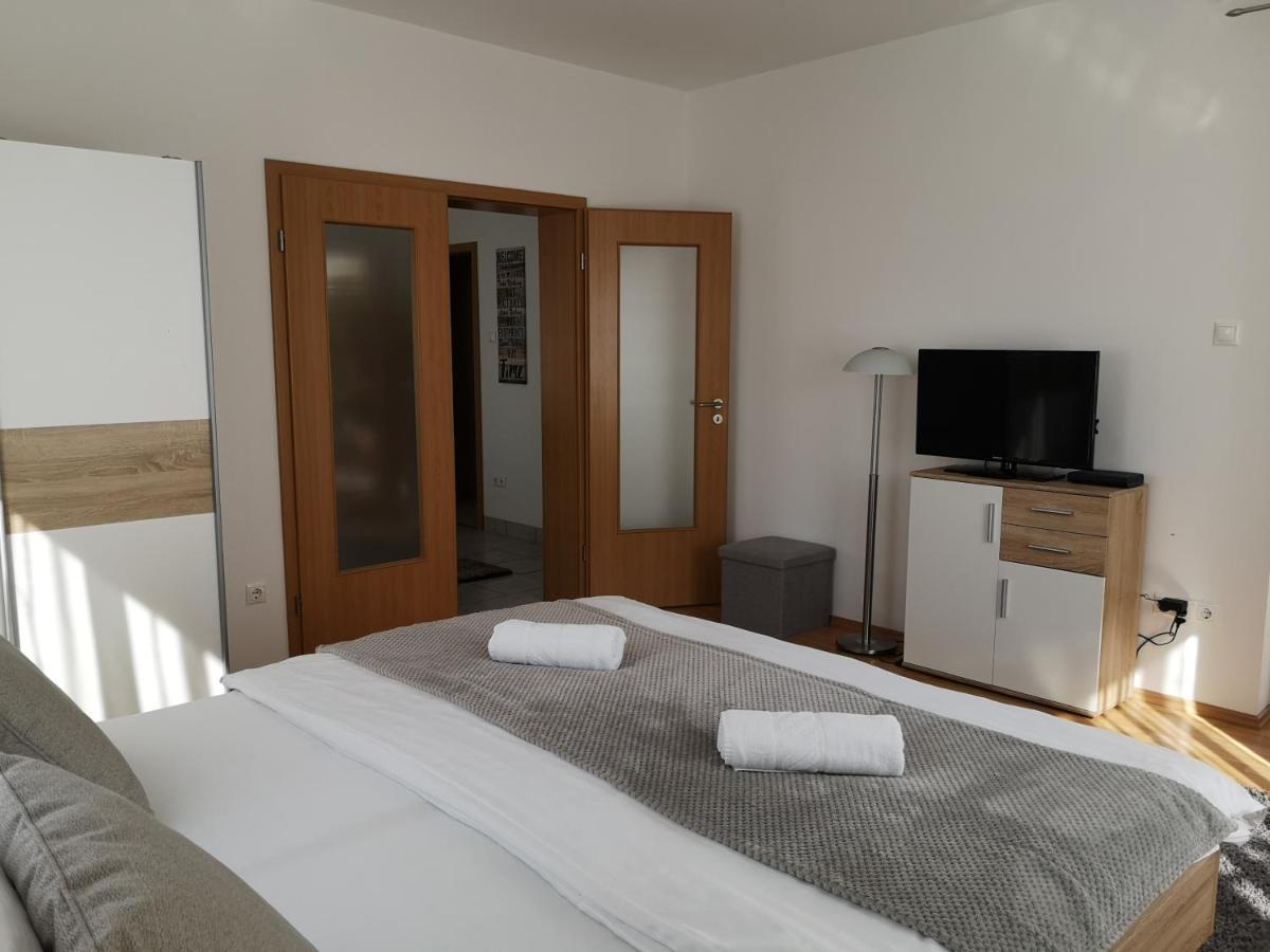 Hanna Apartman Buk Exterior photo
