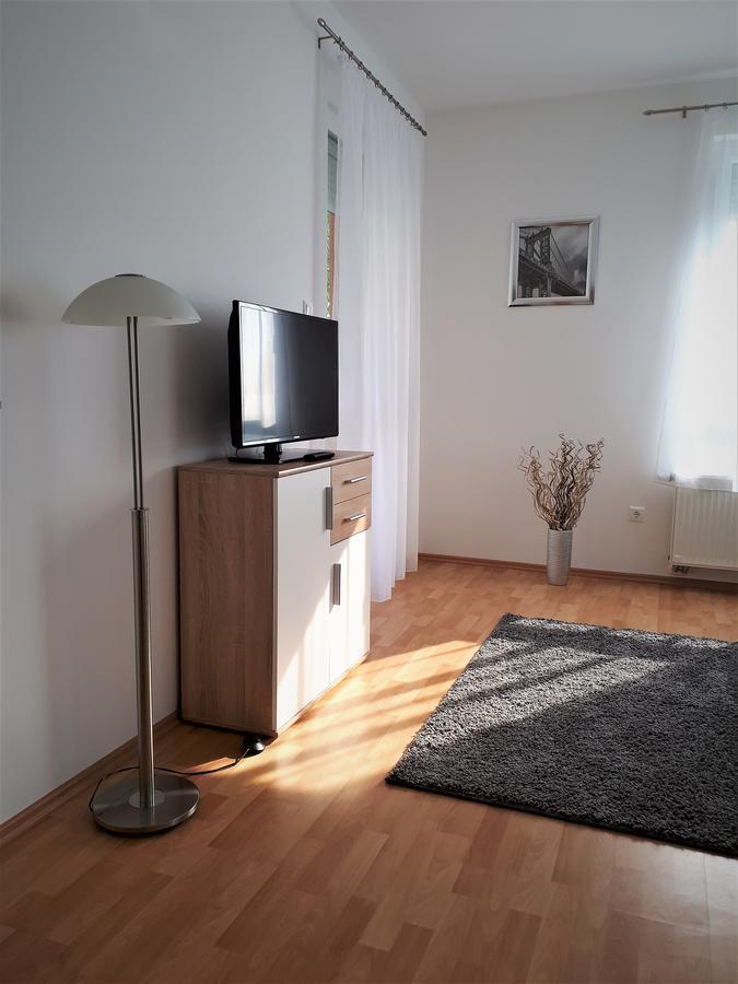 Hanna Apartman Buk Exterior photo