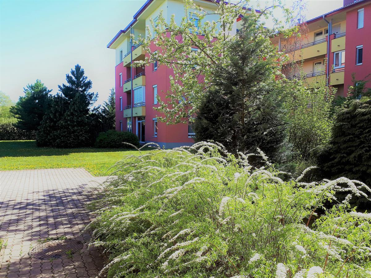 Hanna Apartman Buk Exterior photo